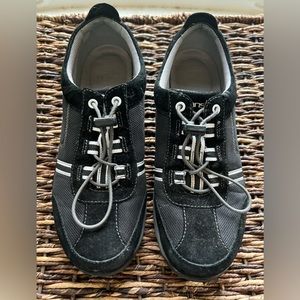 Dansko black hatty suede sneakers, size 40, Great condition